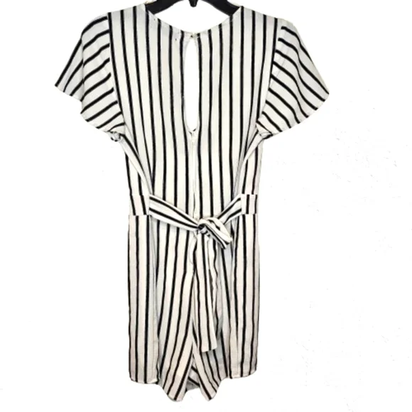 Crystal Sky Striped Romper Tie Waist  Flutter Sleeve Juniors 11 Fits 8 Resort - Picture 3 of 12